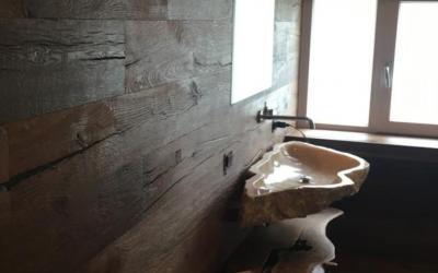 Perchè scegliere il pavimento in legno anche per il bagno: Immagine Elenchi